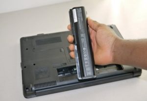 Reemplazo de batería en una laptop marca ASUS.